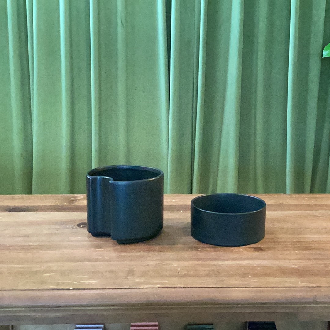 Black self watering planter | Twelve Thirty Four