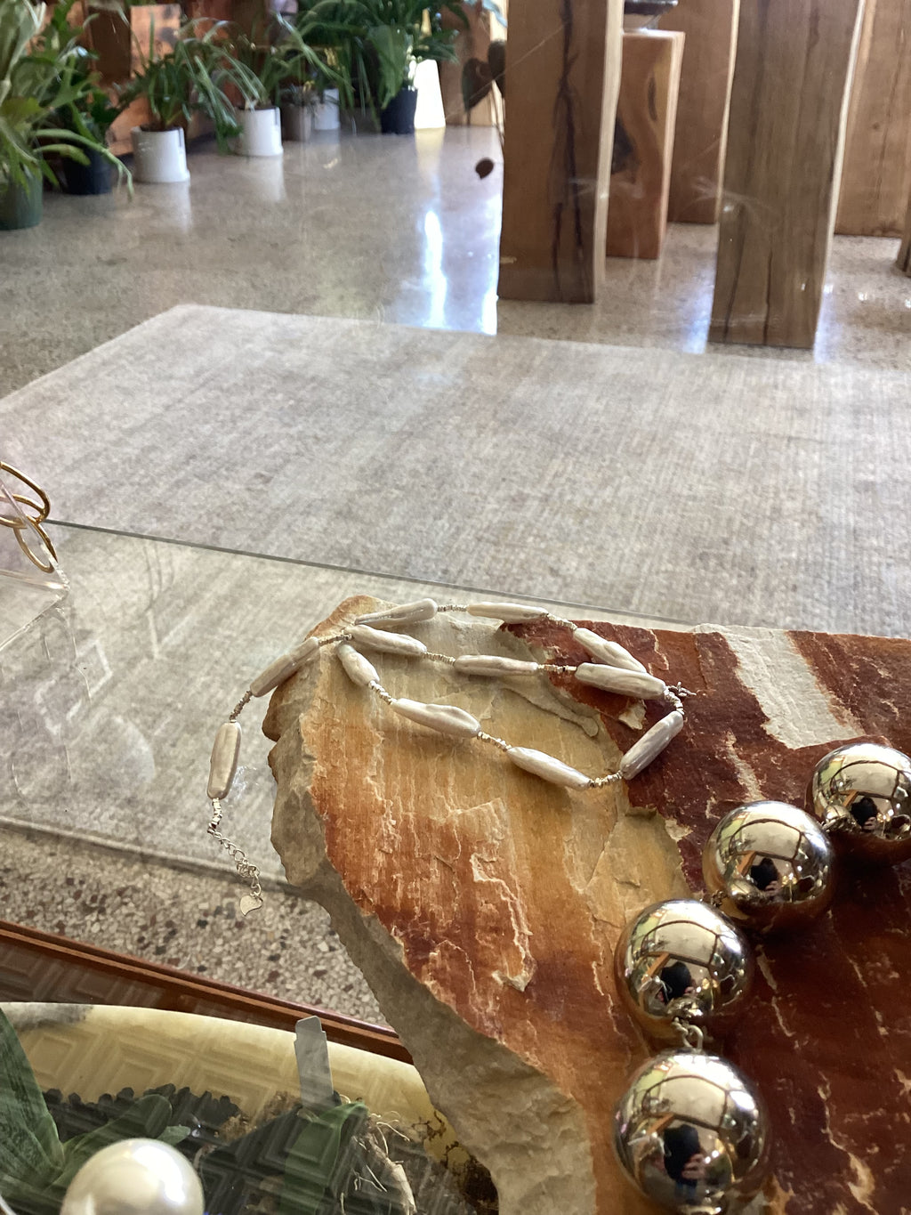 Simonett — Flat Pearl Silver Necklace