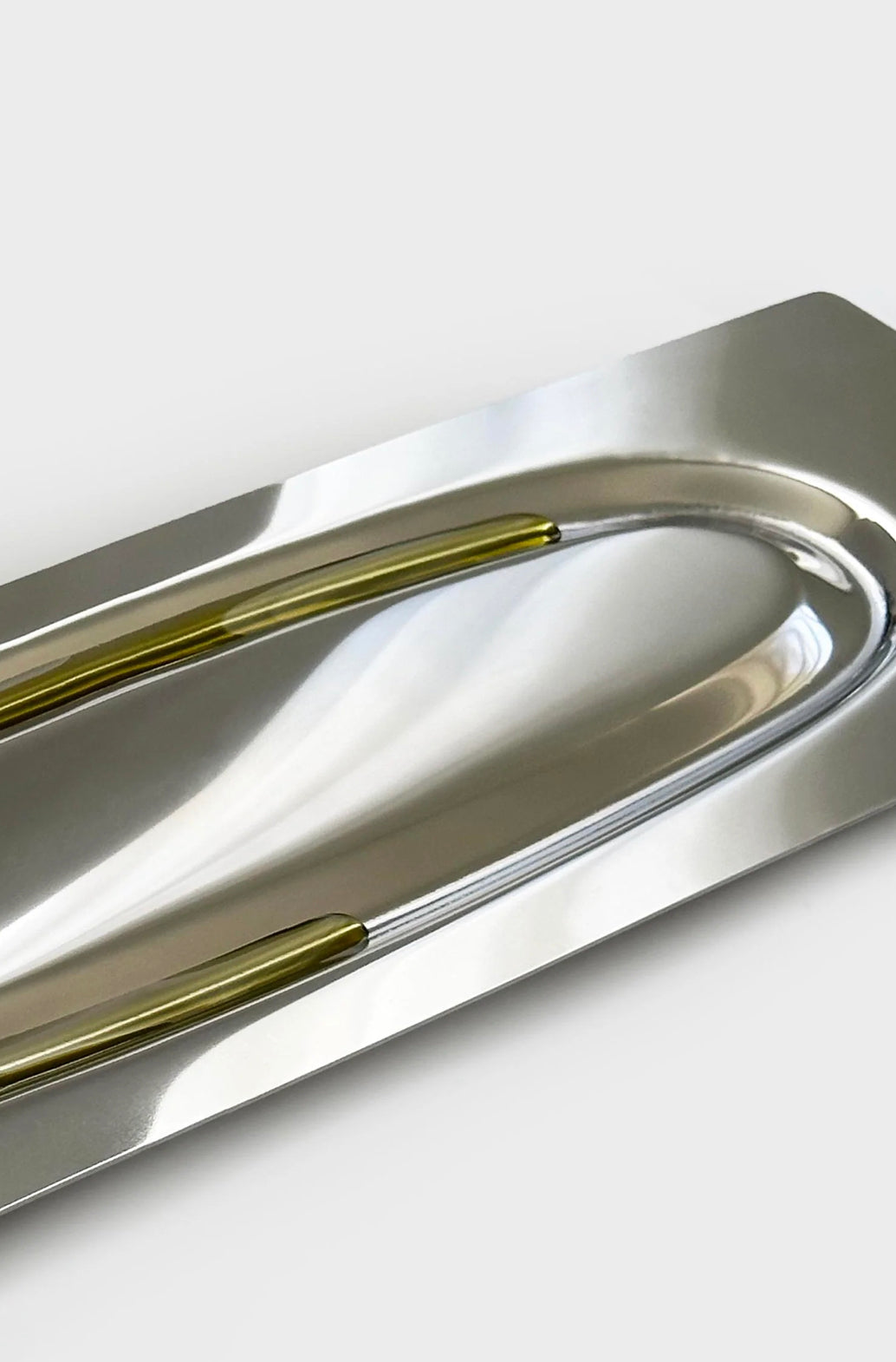 Simonett — Ananas Ananas, 104.3, Experimental Tray